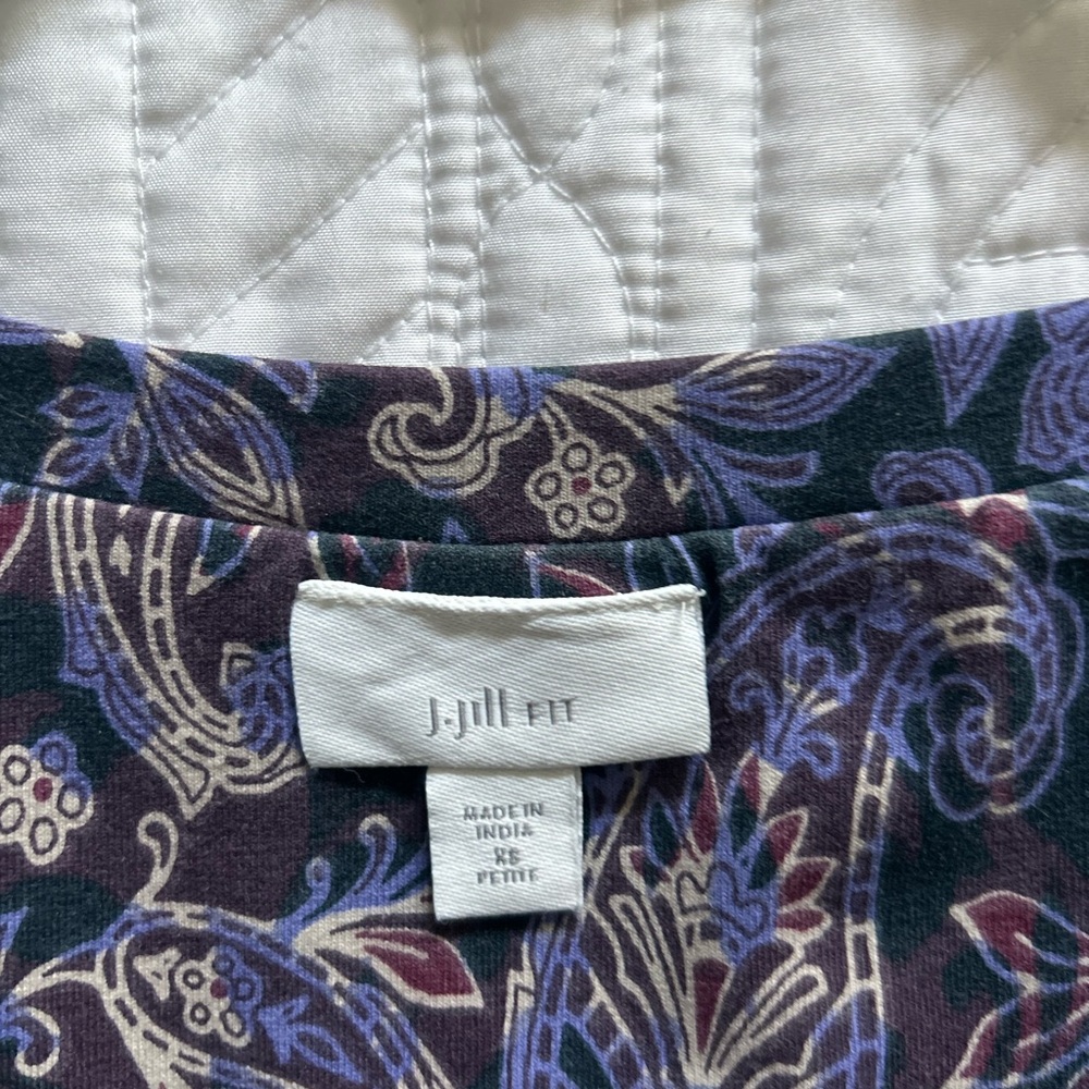 XPS J. Jill Fit Paisley Print dress in Purple and Blue and black prints. - Picture 3 of 10